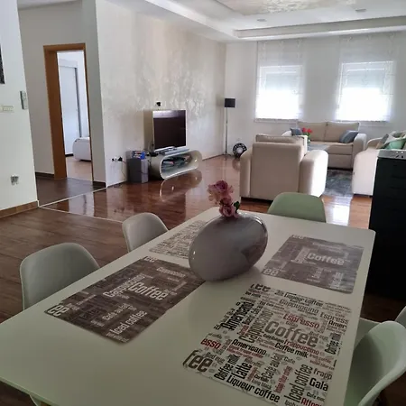 Vila Aleksandra *