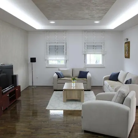 Vila Aleksandra *